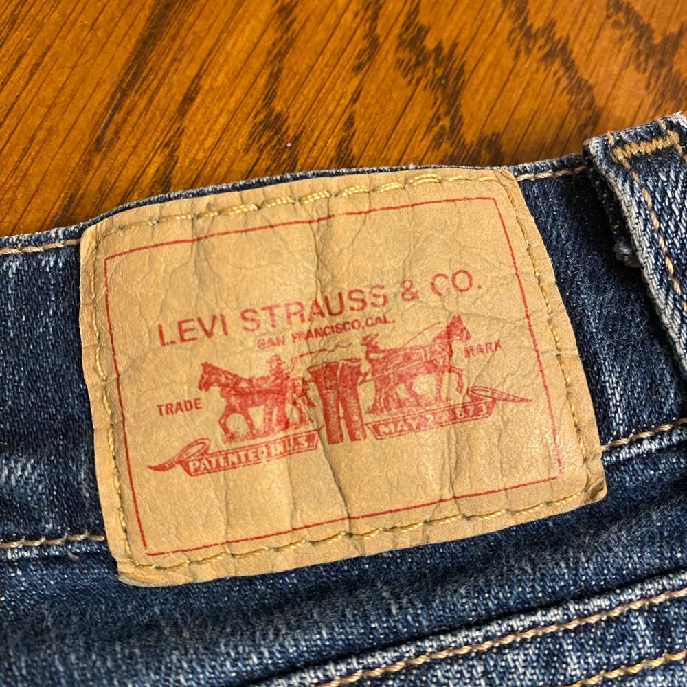 Vintage Levi’s Curvy Cut Jeans - Size 9 M - Medium Wash Bootcut Denim - 28”X30” - Picture 4 of 14